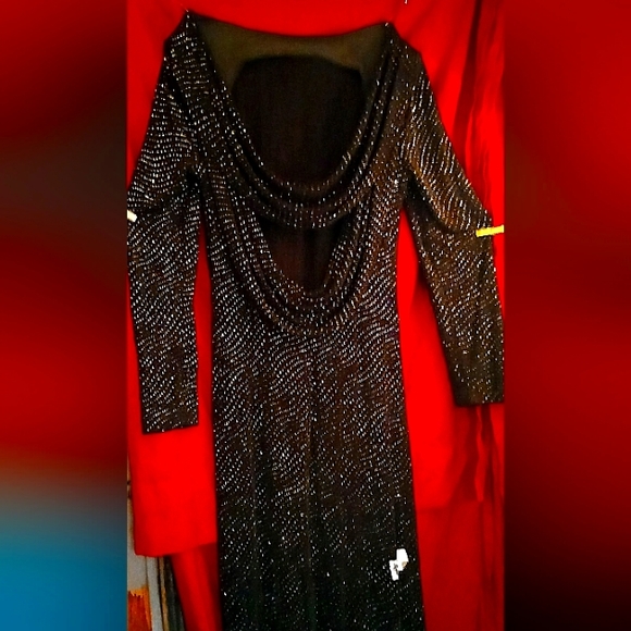 Cachet sequence black gown - Picture 1 of 4